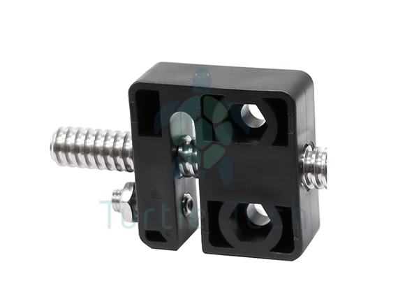 Nastaviteľná matica TR8 x 2mm